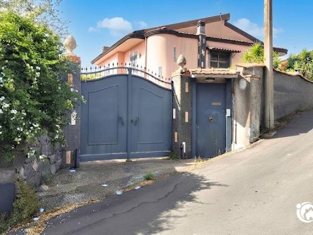 Villa in vendita a San Pietro Clarenza CT