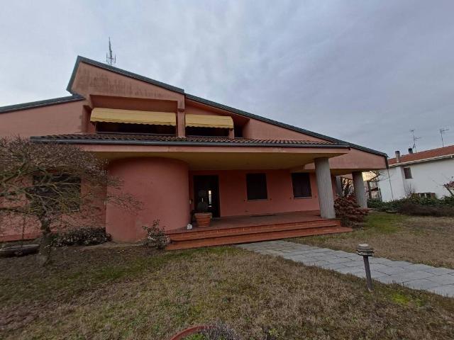 Villa in vendita a San Salvatore Monferrato AL