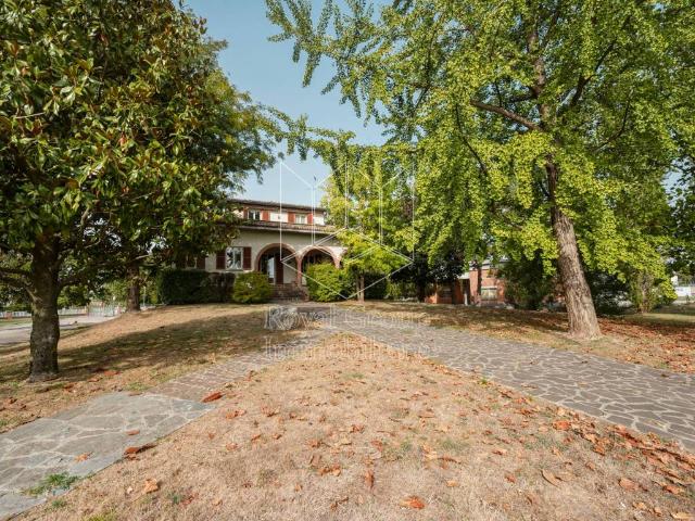 Villa in vendita a San Secondo Parmense PR