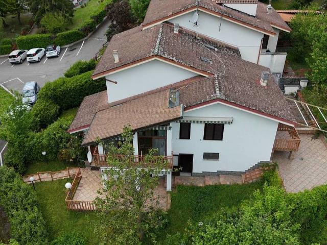 Villa in vendita a San Sebastiano Curone AL