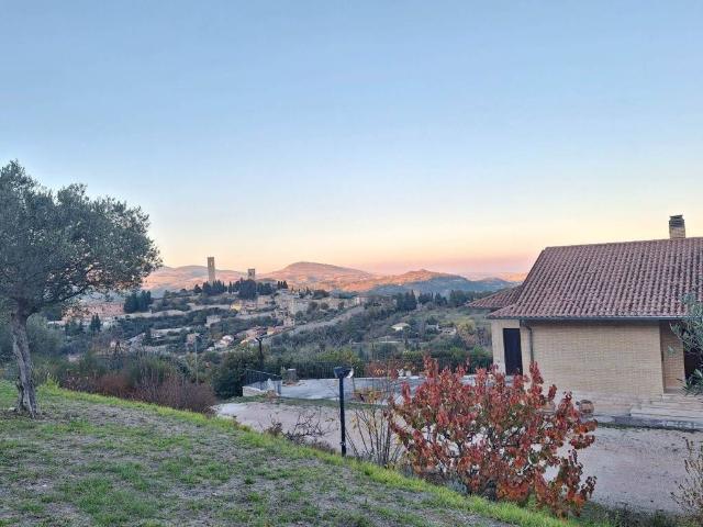 Villa in vendita a San Severino Marche MC