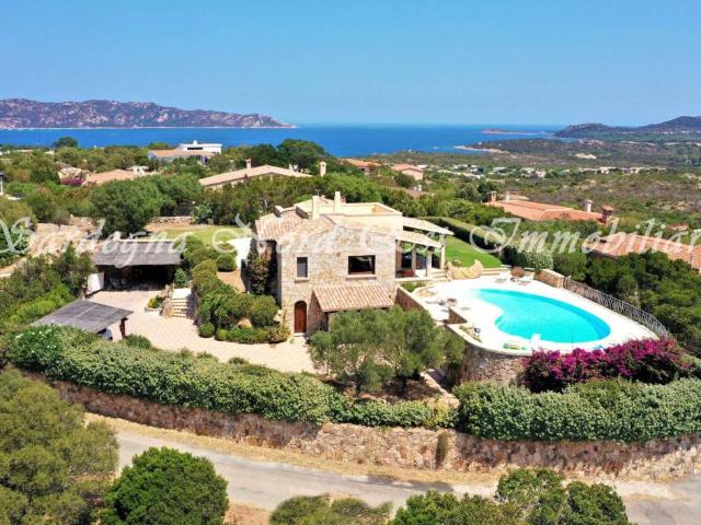 Villa in vendita a San Teodoro OT