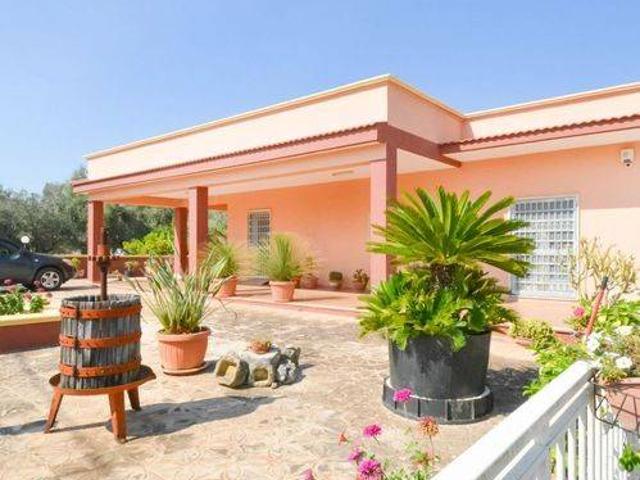 Villa in vendita a San Vito dei Normanni BR