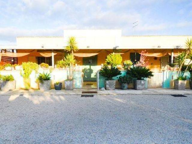 Villa in vendita a San Vito dei Normanni BR