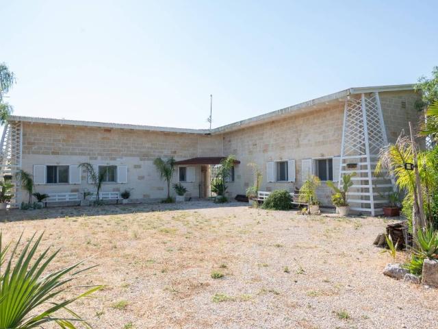 Villa in vendita a San Vito dei Normanni BR