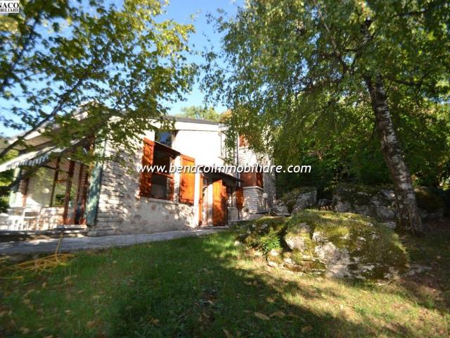 Villa in vendita a San Zeno di Montagna VR