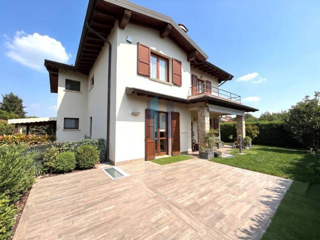 Villa in vendita a San Zeno Naviglio BS