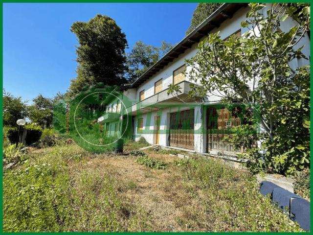 Villa in vendita a Sangiano VA