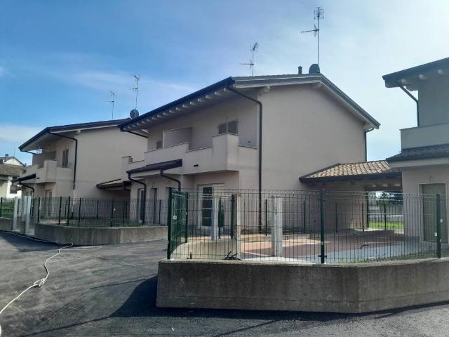 Villa in vendita a Pieve del Cairo PV