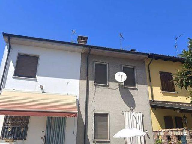 Villa in vendita a Sannazzaro de' Burgondi PV