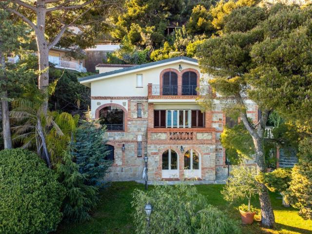Villa in vendita a Sanremo 476m² Sanremo
