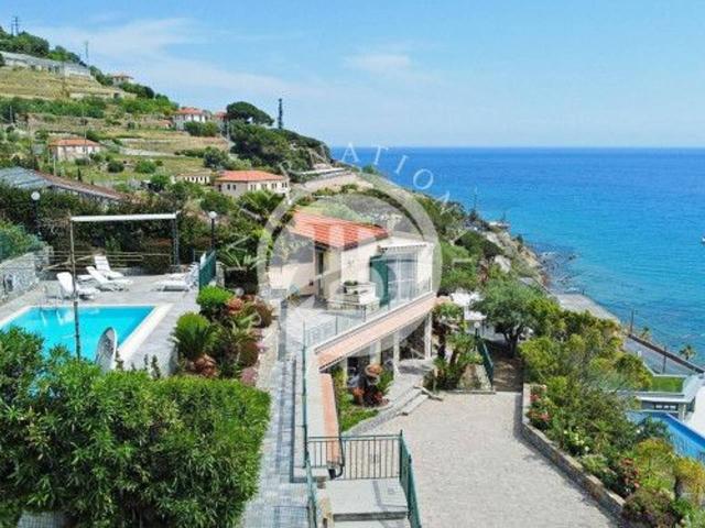 Villa in vendita a Sanremo