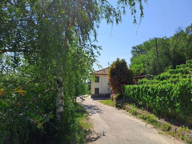 Villa in vendita a Santo Stefano Belbo CN