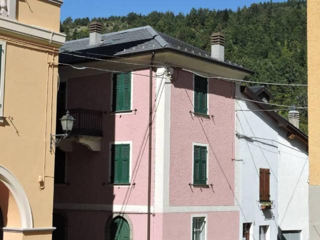 Villa in vendita a Santo Stefano d'Aveto GE
