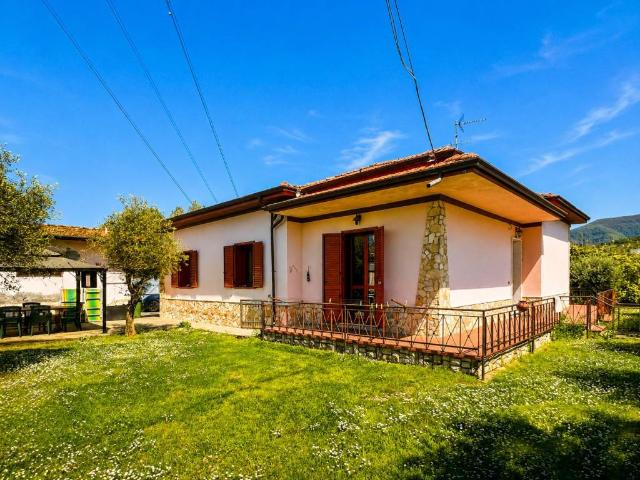 Villa in vendita a Santo Stefano di Magra SP