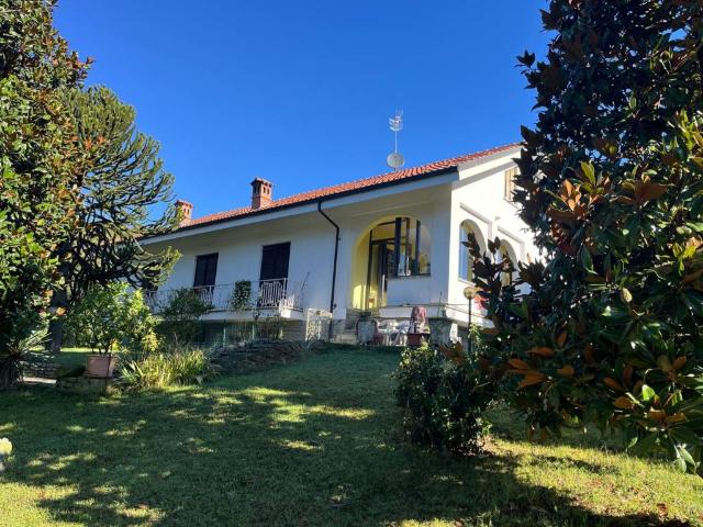 Villa in vendita a Santo Stefano Roero CN