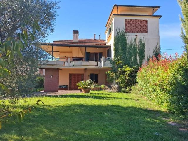 Villa in vendita a Santa Croce sull'Arno PI