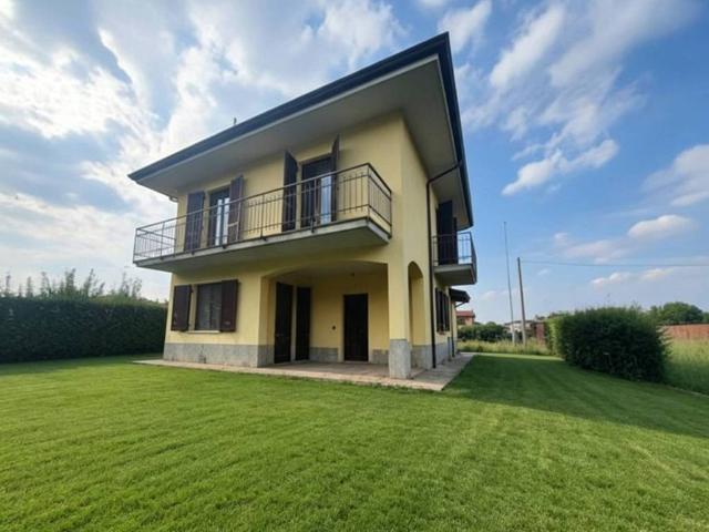 Villa in vendita a Santa Giuletta PV