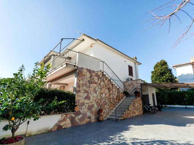 Villa in vendita a Santa Marinella RM