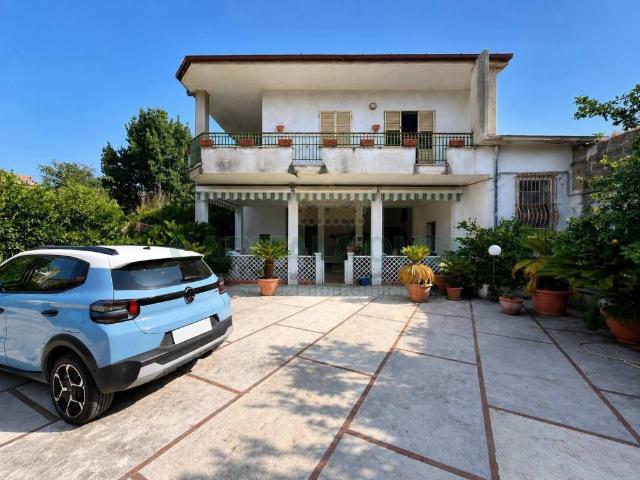 Villa in vendita a Santa Maria Capua Vetere CE