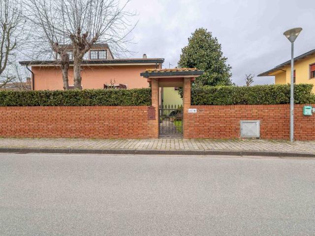 Villa in vendita a Santa Maria a Monte PI