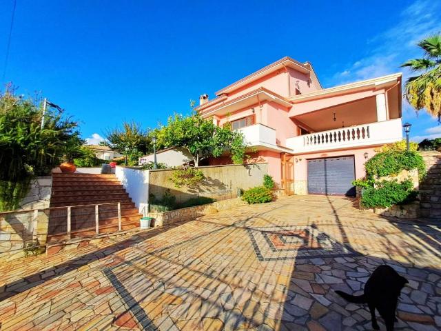 Villa in vendita a Santa Maria del Cedro CS