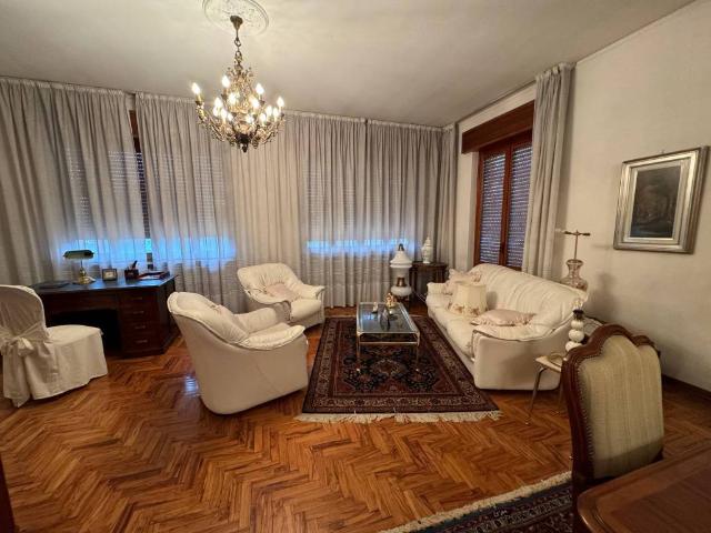 Villa in vendita a Santa Maria della Versa PV