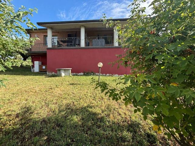 Villa in vendita a Santa Maria della Versa PV