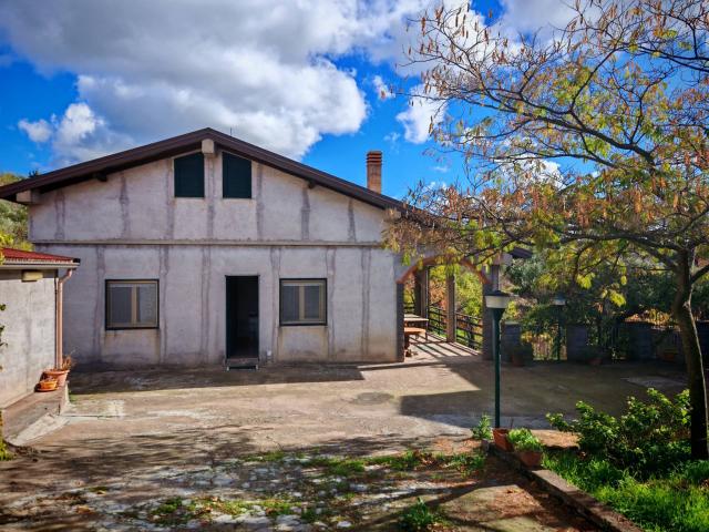 Villa in vendita a Santa Maria di Licodia