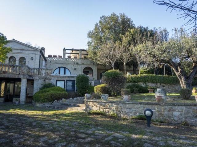 Villa in vendita a Santa Maria Imbaro