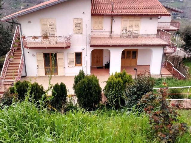 Villa in vendita a Santa Paolina AV