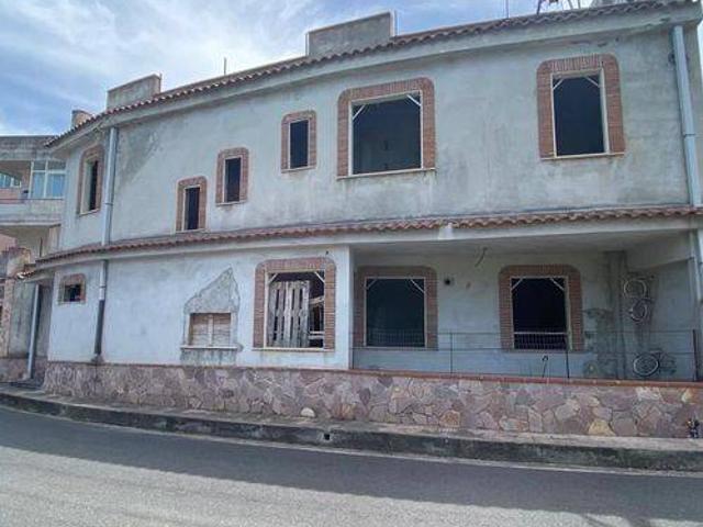 Villa in vendita a Santa Teresa di Riva ME
