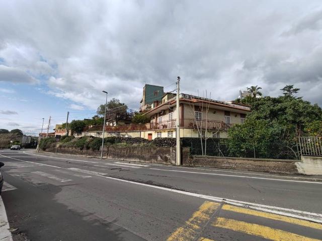 Villa in vendita a Sant'Agata li Battiati CT