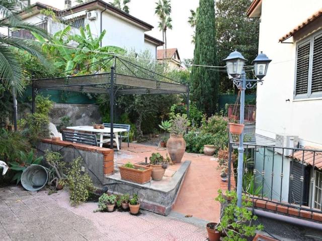 Villa in vendita a Sant'Agata li Battiati CT