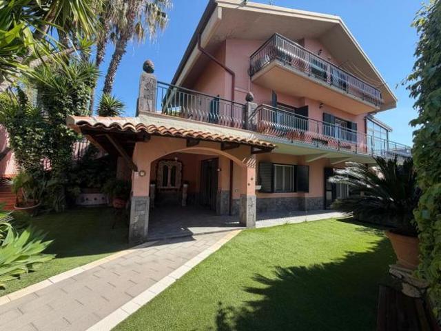 Villa in vendita a Sant'Agata li Battiati