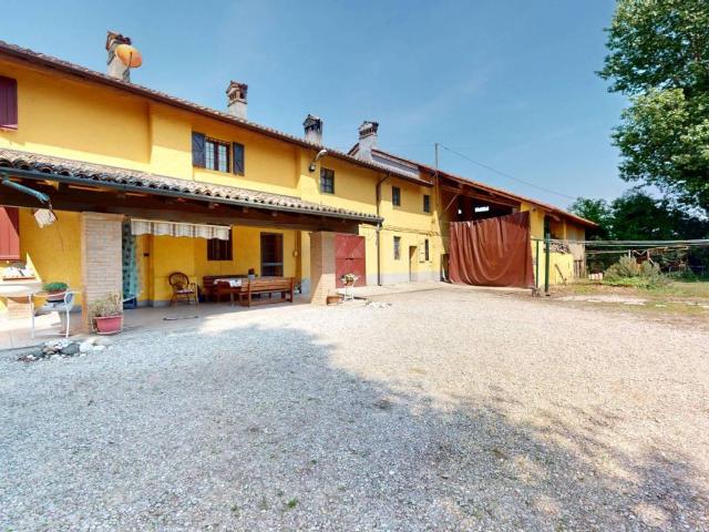 Villa in vendita a Sant'Alessio con Vialone PV