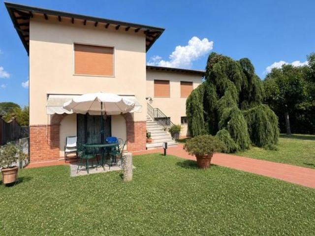 Villa in vendita a Sant'Alessio Lucca 250 mq Rif: 1422701