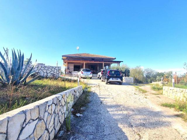 Villa in vendita a Sant'Angelo a Scala AV