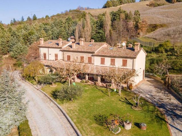 Villa in vendita a Sant'Angelo in Vado PU