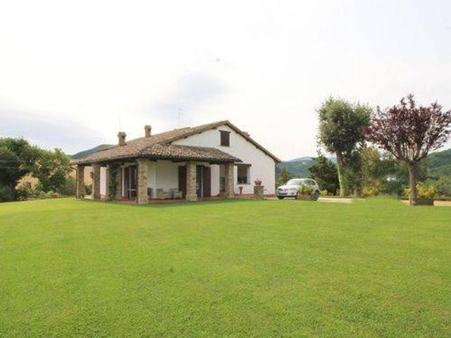 Villa in vendita a Sant'Angelo in Vado PU