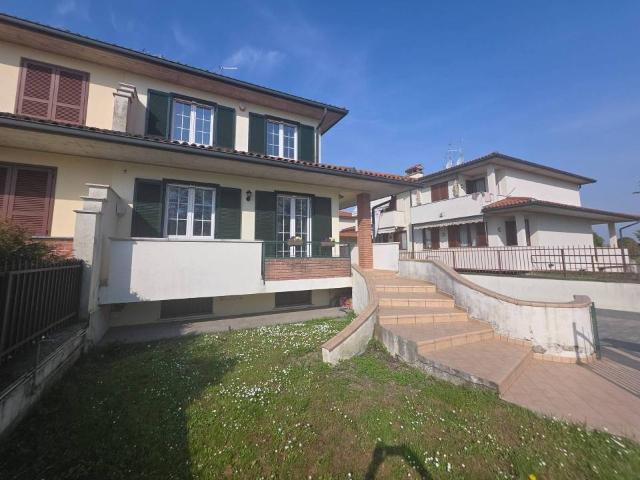 Villa in vendita a Sant'Angelo Lodigiano LO