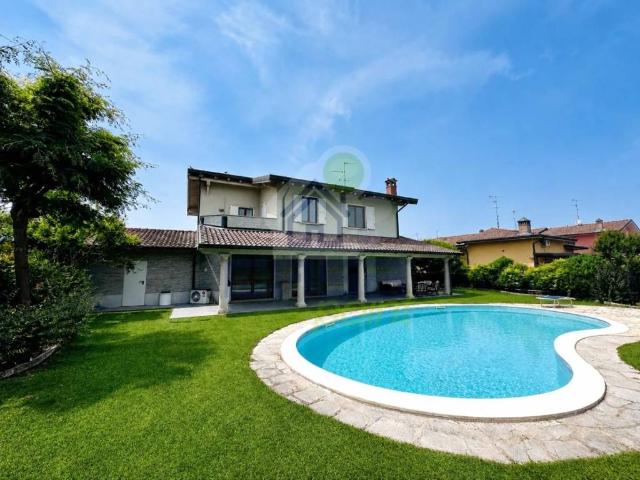 Villa in vendita a Sant'Angelo Lodigiano LO