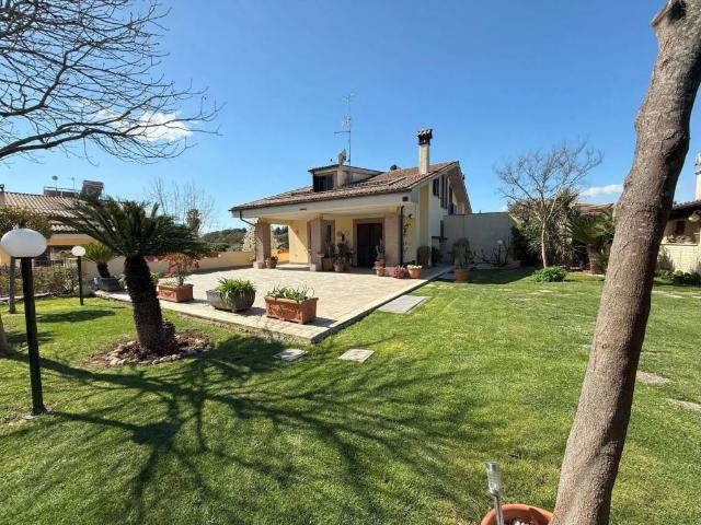 Villa in vendita a Sant'Angelo Romano RM
