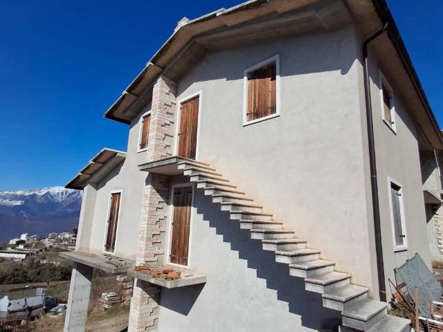 Villa in vendita a Sant'Anna d'Alfaedo VR