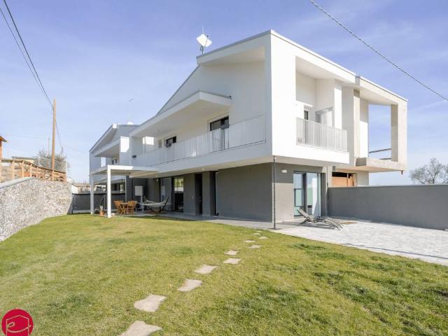 Villa in vendita a Santarcangelo di Romagna RN