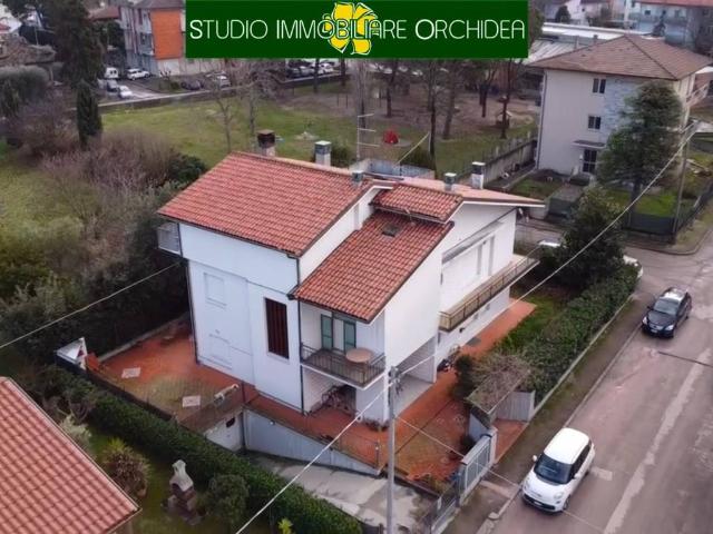 Villa in vendita a Santarcangelo di Romagna RN