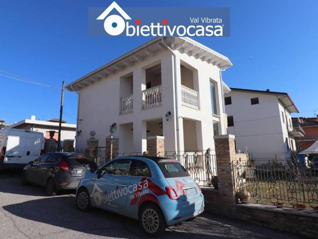 Villa in vendita a Sant'Egidio alla Vibrata TE