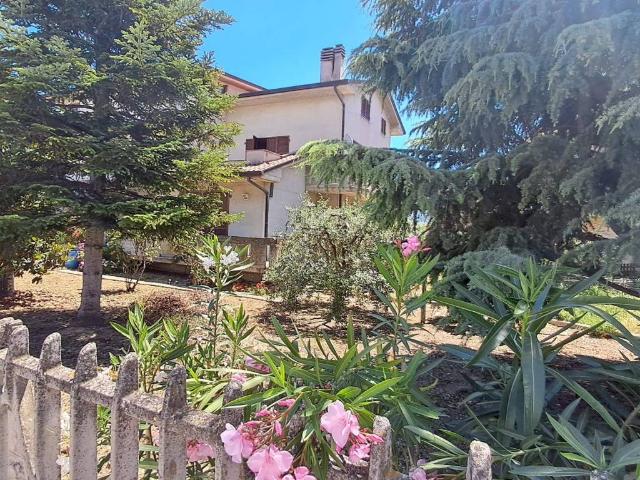 Villa in vendita a Sant'Elpidio a Mare FM