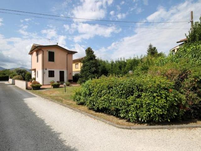 Villa in vendita a Santissima Annunziata Lucca 165 mq Rif: 1336568