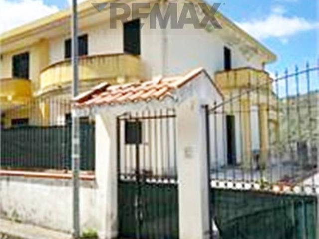 Villa in vendita a Saponara ME